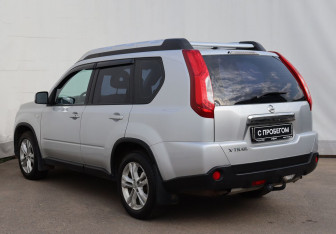 Подержанный автомобиль Nissan X-Trail 2012 года (6 фото)