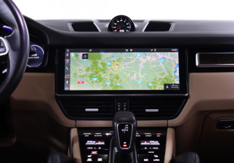 Подержанный автомобиль Porsche Cayenne 2018 года (14 фото)