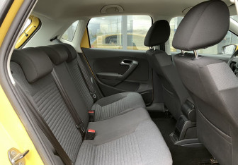 Подержанный автомобиль Volkswagen Polo Hatchback 2010 года (18 фото)