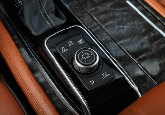 Подержанный автомобиль Nissan Patrol 2022 года (25 фото)