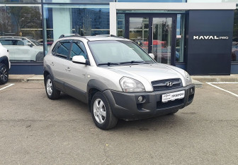 Подержанный автомобиль Hyundai Tucson 2008 года (3 фото)