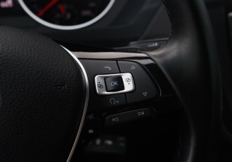 Подержанный автомобиль Volkswagen Tiguan 2017 года (21 фото)