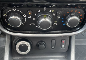 Подержанный автомобиль Renault Duster 2013 года (14 фото)