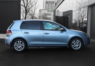 Подержанный автомобиль Volkswagen Golf Hatchback 2011 года (3 фото)