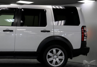 Подержанный автомобиль Land Rover Discovery 2013 года (26 фото)