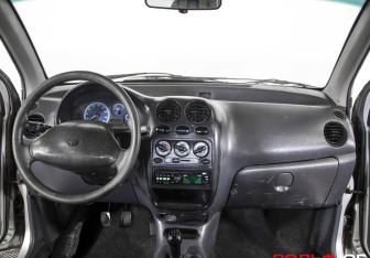 Подержанный автомобиль Daewoo Matiz 2012 года (12 фото)
