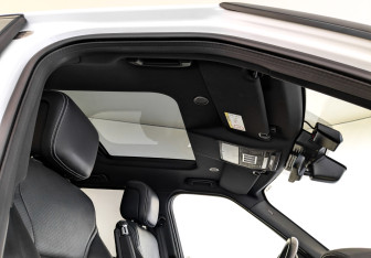 Подержанный автомобиль Land Rover Discovery 2021 года (23 фото)