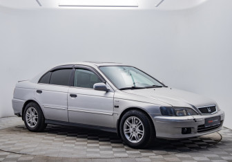 Подержанный автомобиль Honda Accord Sedan 2000 года (7 фото)