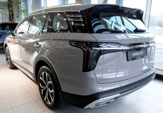 Новый Hongqi HS7 2025 (3 фото)