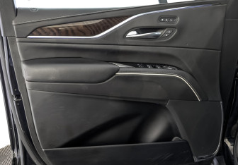 Подержанный автомобиль Cadillac Escalade Suv 2022 года (19 фото)