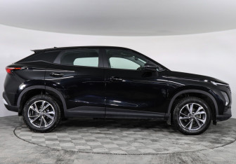 Подержанный автомобиль Omoda C5 2024 года (4 фото)