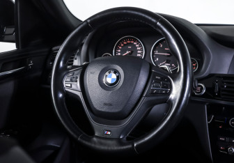 Подержанный автомобиль BMW X4 2016 года (13 фото)