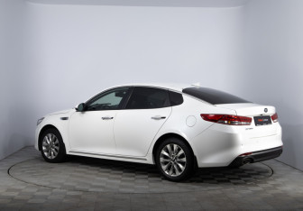 Подержанный автомобиль Kia Optima Sedan 2016 года (7 фото)