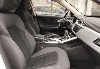 Подержанный автомобиль Geely Atlas 2018 года (10 фото)