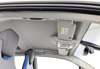 Подержанный автомобиль BMW i3 2021 года (22 фото)