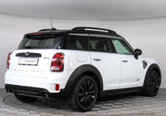 Подержанный автомобиль MINI Countryman 2019 года (5 фото)