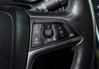 Подержанный автомобиль Opel Astra Hatchback 2010 года (18 фото)