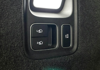 Подержанный автомобиль LiXiang L9 2023 года (25 фото)