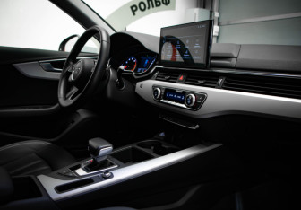 Подержанный автомобиль Audi A4 Sedan 2021 года (27 фото)