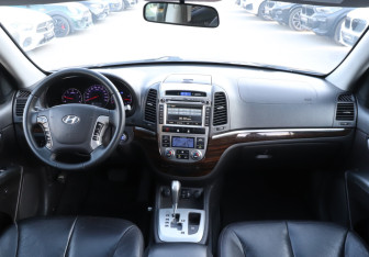 Подержанный автомобиль Hyundai Santa Fe 2011 года (12 фото)