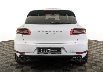 Подержанный автомобиль Porsche Macan 2015 года (6 фото)