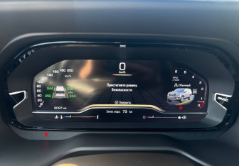 Подержанный автомобиль GMC Yukon 2023 года (22 фото)