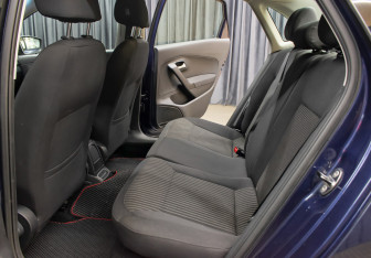 Подержанный автомобиль Volkswagen Polo Sedan 2013 года (12 фото)