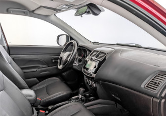 Подержанный автомобиль Mitsubishi ASX 2014 года (11 фото)