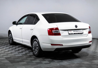 Подержанный автомобиль Skoda Octavia Liftback 2014 года (7 фото)