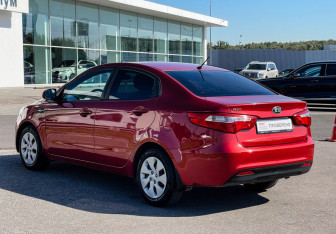 Подержанный автомобиль Kia Rio Sedan 2013 года (7 фото)