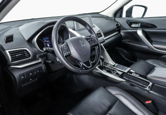 Подержанный автомобиль Mitsubishi Eclipse Cross 2019 года (8 фото)