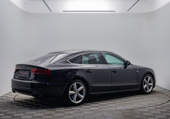 Подержанный автомобиль Audi A5 Liftback 2011 года (5 фото)