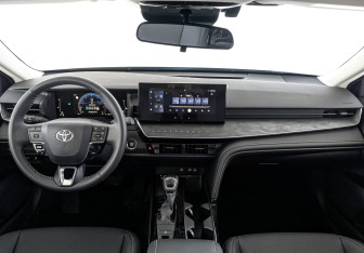 Новый Toyota Camry Sedan 2025 (10 фото)