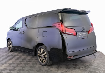 Подержанный автомобиль Toyota Alphard 2020 года (7 фото)