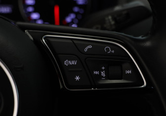Подержанный автомобиль Audi A3 Sedan 2017 года (12 фото)