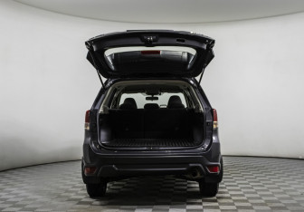 Подержанный автомобиль Subaru Forester Suv 2019 года (18 фото)
