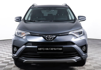 Подержанный автомобиль Toyota RAV4 2015 года (2 фото)