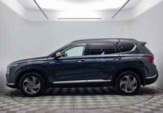 Подержанный автомобиль Hyundai Santa Fe 2021 года (2 фото)