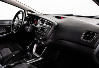 Подержанный автомобиль Kia Ceed Wagon 2014 года (12 фото)