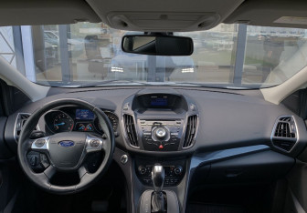 Подержанный автомобиль Ford Kuga 2014 года (15 фото)