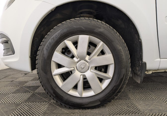 Подержанный автомобиль LADA (ВАЗ) Granta Sedan 2023 года (12 фото)