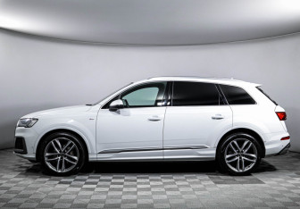 Подержанный автомобиль Audi Q7 2020 года (8 фото)