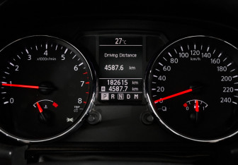 Подержанный автомобиль Nissan Qashqai+2 2012 года (12 фото)