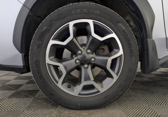 Подержанный автомобиль Subaru XV 2014 года (12 фото)
