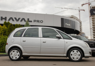 Подержанный автомобиль Opel Meriva 2008 года (3 фото)