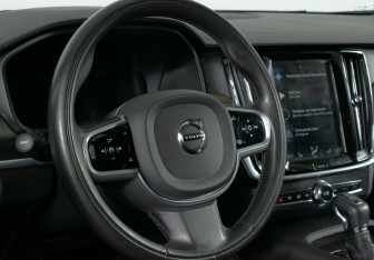 Подержанный автомобиль Volvo V90 Cross Country 2019 года (14 фото)