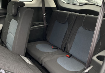 Подержанный автомобиль Chevrolet Captiva 2022 года (16 фото)