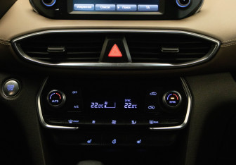 Подержанный автомобиль Hyundai Santa Fe 2019 года (22 фото)