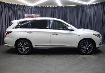 Подержанный автомобиль Infiniti QX60 2019 года (4 фото)
