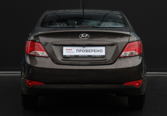 Подержанный автомобиль Hyundai Solaris Sedan 2015 года (6 фото)